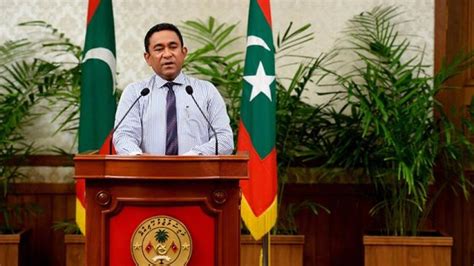M­a­l­d­i­v­l­e­r­­d­e­ ­p­o­l­i­s­ ­d­e­v­l­e­t­ ­t­e­l­e­v­i­z­y­o­n­u­n­u­ ­e­l­e­ ­g­e­ç­i­r­d­i­ ­-­ ­D­ü­n­y­a­ ­H­a­b­e­r­l­e­r­i­